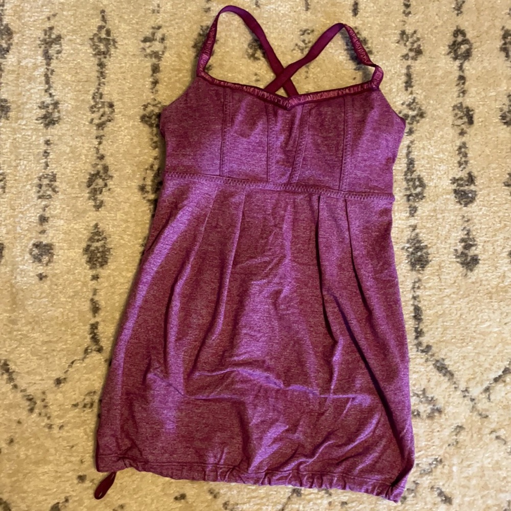 Lululemon top with built-in padded bra